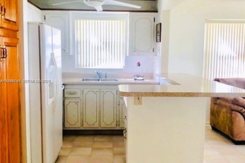 Снять в аренду кондоминиум в Уэст-Палм-Бич, Флорида 1 спальня, 60.01м2, № 2008931 - фото 5