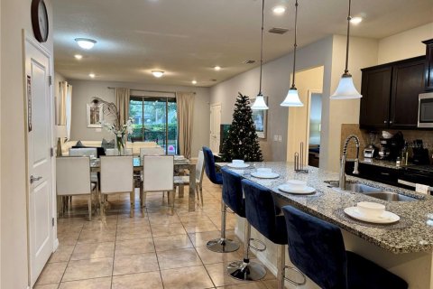 House in Davenport, Florida 7 bedrooms, 295.06 sq.m. № 2098475 - photo 6
