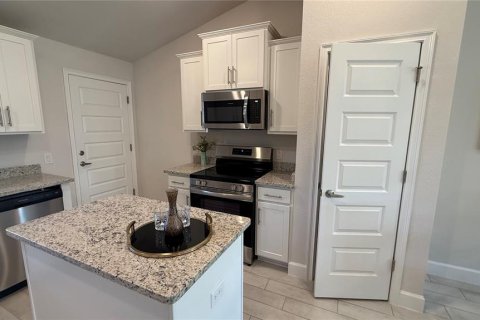 House in North Port, Florida 3 bedrooms, 170.48 sq.m. № 937162 - photo 2