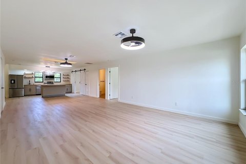 Villa ou maison à louer à Lehigh Acres, Floride: 3 chambres, 135.92 m2 № 2430434 - photo 4