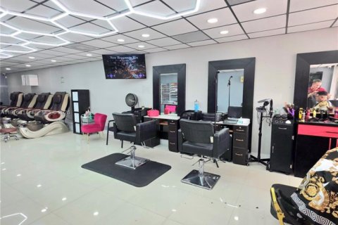 Propiedad comercial en venta en Miami, Florida № 2040773 - foto 11