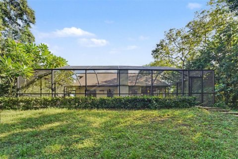 House in Tampa, Florida 4 bedrooms, 188.03 sq.m. № 2430324 - photo 25