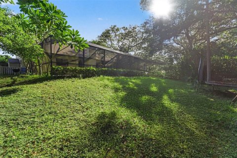 House in Tampa, Florida 4 bedrooms, 188.03 sq.m. № 2430324 - photo 23