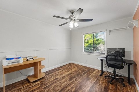 House in Tampa, Florida 4 bedrooms, 188.03 sq.m. № 2430324 - photo 18