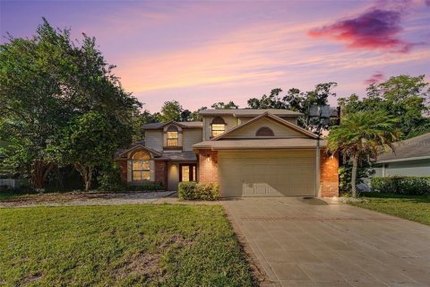 House in Tampa, Florida 4 bedrooms, 188.03 sq.m. № 2430324 - photo 4