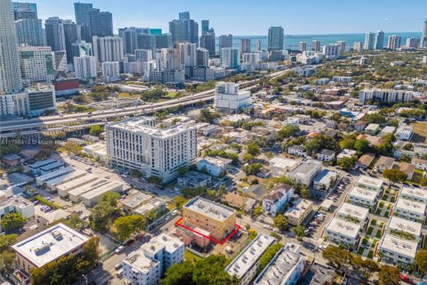 Immobilier commercial à vendre à Miami, Floride № 2091257 - photo 7