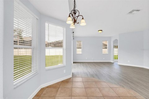 Villa ou maison à louer à Orlando, Floride: 4 chambres, 237.37 m2 № 2403536 - photo 14