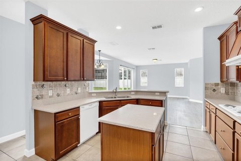 Villa ou maison à louer à Orlando, Floride: 4 chambres, 237.37 m2 № 2403536 - photo 11