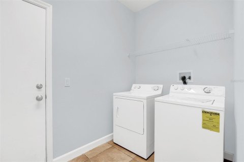 Villa ou maison à louer à Orlando, Floride: 4 chambres, 237.37 m2 № 2403536 - photo 29