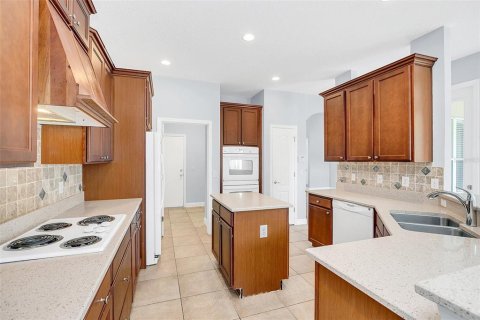 Villa ou maison à louer à Orlando, Floride: 4 chambres, 237.37 m2 № 2403536 - photo 12
