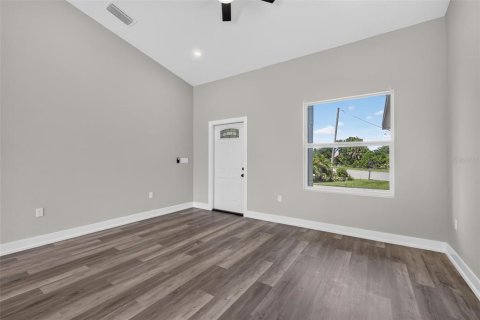 Villa ou maison à vendre à Rotonda, Floride: 3 chambres, 141.77 m2 № 2396138 - photo 4