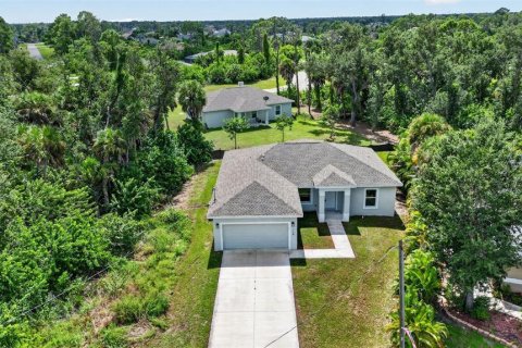 Villa ou maison à vendre à Rotonda, Floride: 3 chambres, 141.77 m2 № 2396138 - photo 2