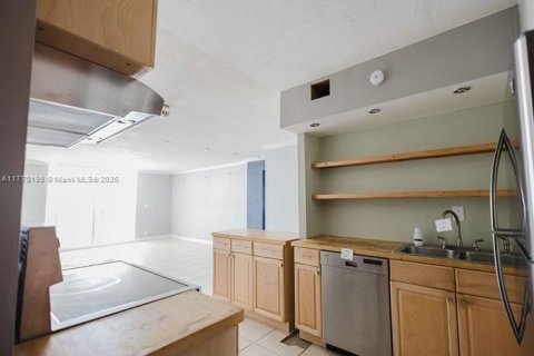 Copropriété à vendre à Hallandale Beach, Floride: 1 chambre, 96.15 m2 № 1874803 - photo 10