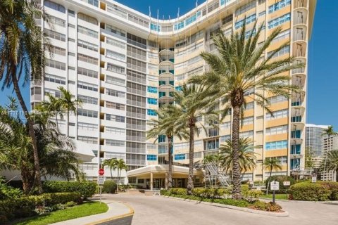 Copropriété à vendre à Hallandale Beach, Floride: 1 chambre, 96.15 m2 № 1874803 - photo 4