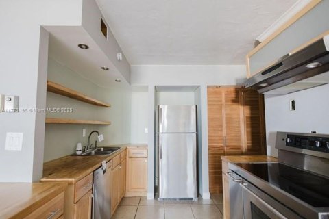 Copropriété à vendre à Hallandale Beach, Floride: 1 chambre, 96.15 m2 № 1874803 - photo 9