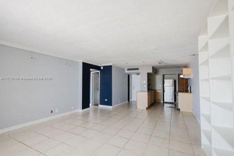 Copropriété à vendre à Hallandale Beach, Floride: 1 chambre, 96.15 m2 № 1874803 - photo 13