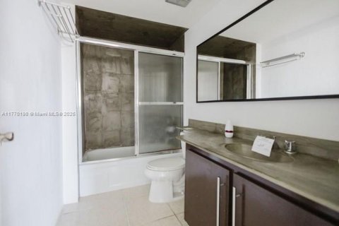 Copropriété à vendre à Hallandale Beach, Floride: 1 chambre, 96.15 m2 № 1874803 - photo 24