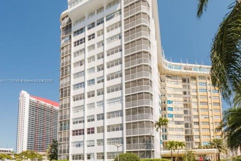 Copropriété à vendre à Hallandale Beach, Floride: 1 chambre, 96.15 m2 № 1874803 - photo 2