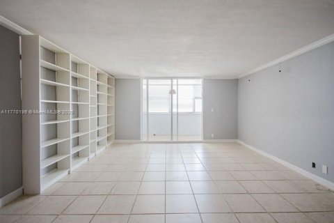 Copropriété à vendre à Hallandale Beach, Floride: 1 chambre, 96.15 m2 № 1874803 - photo 12