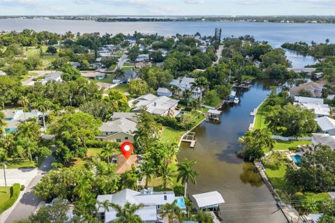 House in Bradenton, Florida 3 bedrooms, 202.53 sq.m. № 2329895