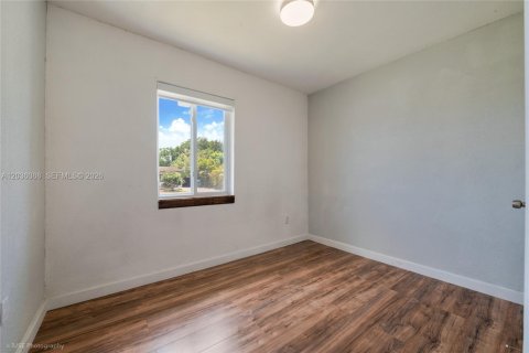 Villa ou maison à vendre à Miami, Floride: 4 chambres, 142.88 m2 № 2084242 - photo 11