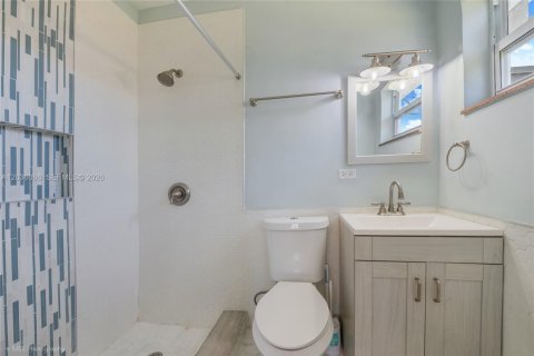 Villa ou maison à vendre à Miami, Floride: 4 chambres, 142.88 m2 № 2084242 - photo 8