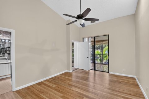 Condo in Boynton Beach, Florida, 3 bedrooms № 2242067 - photo 12