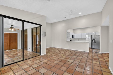 Condo in Boynton Beach, Florida, 3 bedrooms № 2242067 - photo 7