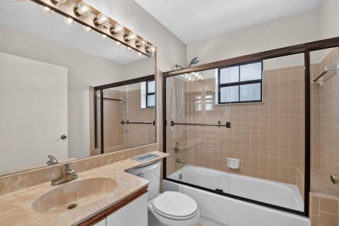 Condo in Boynton Beach, Florida, 3 bedrooms № 2242067 - photo 21