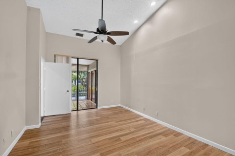 Condo in Boynton Beach, Florida, 3 bedrooms № 2242067 - photo 11