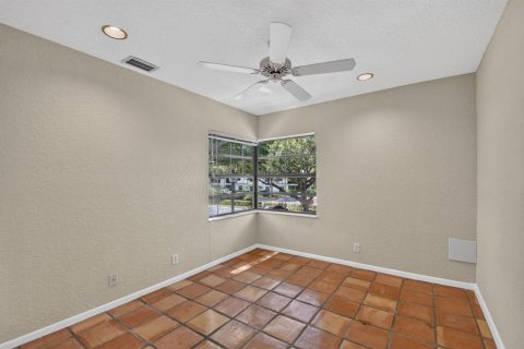 Condo in Boynton Beach, Florida, 3 bedrooms № 2242067 - photo 18