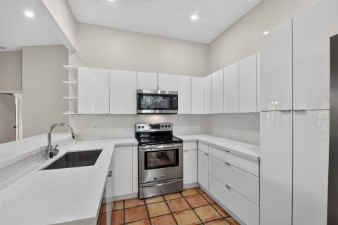 Condo in Boynton Beach, Florida, 3 bedrooms № 2242067 - photo 5