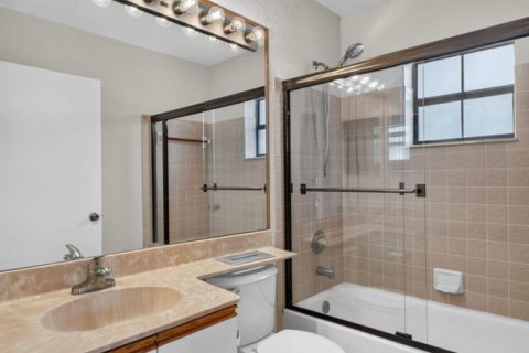 Condo in Boynton Beach, Florida, 3 bedrooms № 2242067 - photo 20