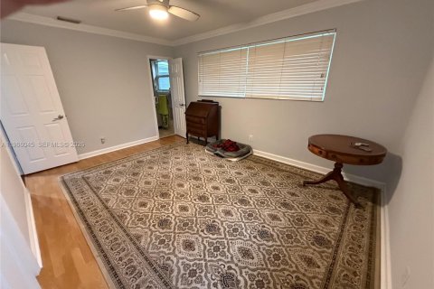 House in Pompano Beach, Florida 3 bedrooms, 137.77 sq.m. № 2027866 - photo 28