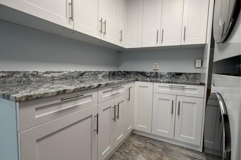 House in Pompano Beach, Florida 3 bedrooms, 137.77 sq.m. № 2027866 - photo 22