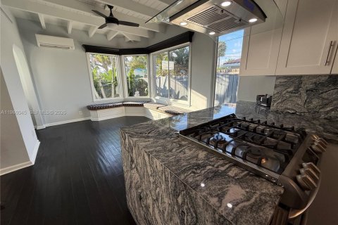 House in Pompano Beach, Florida 3 bedrooms, 137.77 sq.m. № 2027866 - photo 16