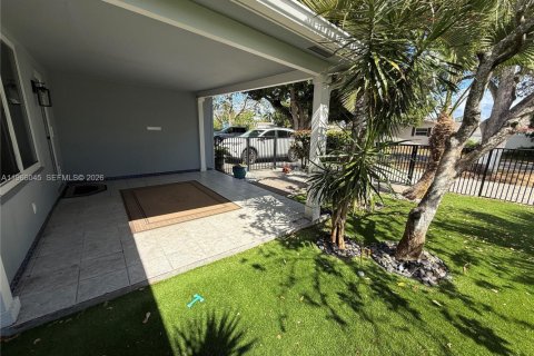 House in Pompano Beach, Florida 3 bedrooms, 137.77 sq.m. № 2027866 - photo 7