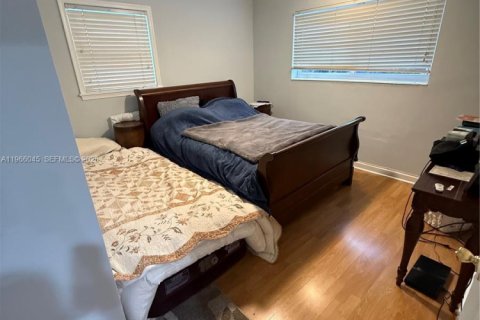 House in Pompano Beach, Florida 3 bedrooms, 137.77 sq.m. № 2027866 - photo 30