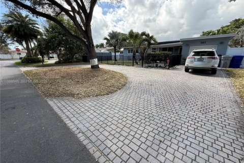 House in Pompano Beach, Florida 3 bedrooms, 137.77 sq.m. № 2027866 - photo 6