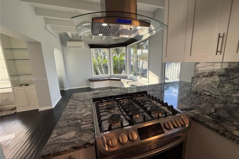 House in Pompano Beach, Florida 3 bedrooms, 137.77 sq.m. № 2027866 - photo 15