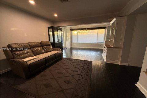 House in Pompano Beach, Florida 3 bedrooms, 137.77 sq.m. № 2027866 - photo 23