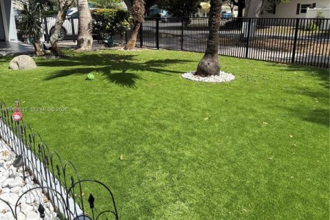 House in Pompano Beach, Florida 3 bedrooms, 137.77 sq.m. № 2027866 - photo 8