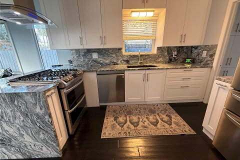 House in Pompano Beach, Florida 3 bedrooms, 137.77 sq.m. № 2027866 - photo 13