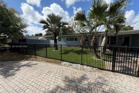 House in Pompano Beach, Florida 3 bedrooms, 137.77 sq.m. № 2027866 - photo 4
