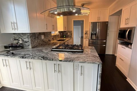 House in Pompano Beach, Florida 3 bedrooms, 137.77 sq.m. № 2027866 - photo 12