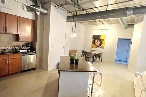 Condo in Miami, Florida, 2 bedrooms  № 2381585 - photo 2