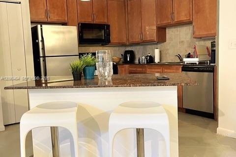 Condo in Miami, Florida, 2 bedrooms № 2381585