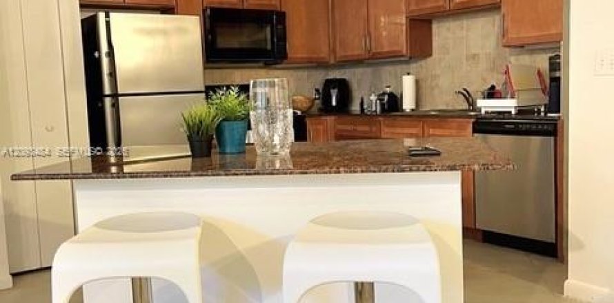 Condo in Miami, Florida, 2 bedrooms  № 2381585