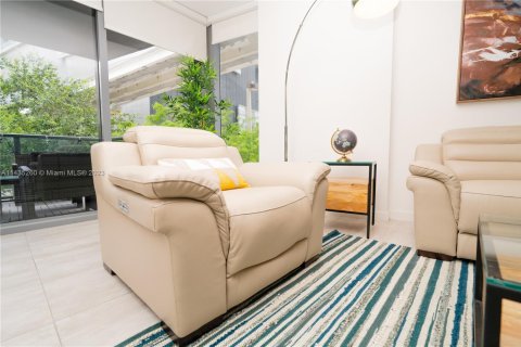 Condominio en alquiler en Miami, Florida, 2 dormitorios, 103.68 m2 № 1865007 - foto 4