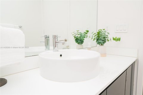 Copropriété à louer à Miami, Floride: 2 chambres, 103.68 m2 № 1865007 - photo 27